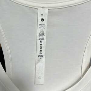 Lululemon love tank size 18